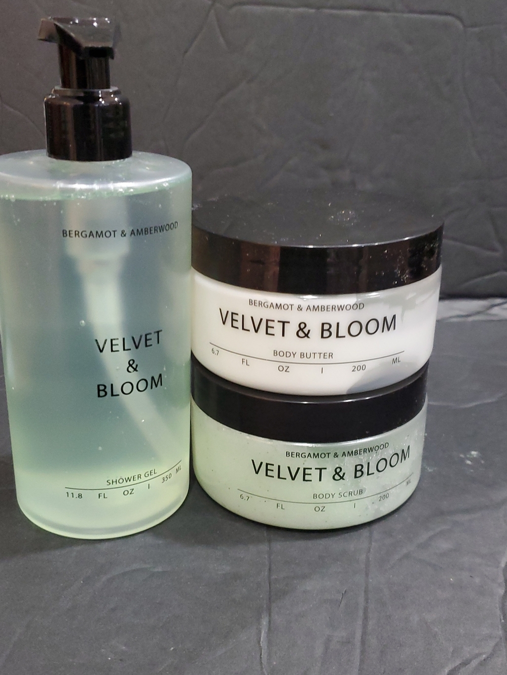 Bergamot & Amberwood scented 3piece shower gel, body scrub and body butter set